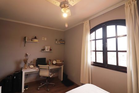 Casa à venda com 242m², 3 quartos e 5 vagasQuarto 2