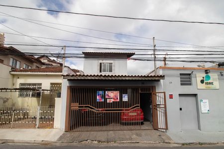 FACHADA de casa à venda com 3 quartos, 140m² em Chora Menino, São Paulo