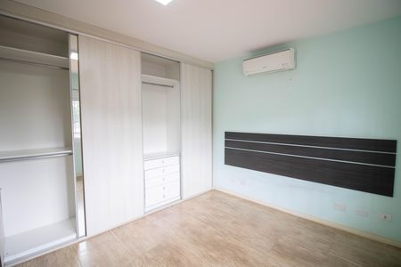 SUÍTE  de casa à venda com 3 quartos, 140m² em Chora Menino, São Paulo