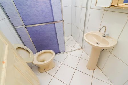 Banheiro de casa para alugar com 1 quarto, 72m² em Jardim Santa Maria, São Paulo