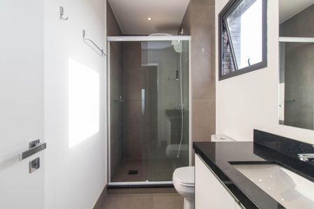 Banheiro de apartamento à venda com 1 quarto, 35m² em Teresópolis, Porto Alegre