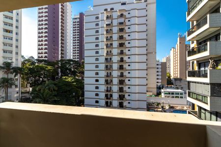 Apartamento à venda com 200m², 4 quartos e 4 vagasVaranda das Suítes 2 e 3