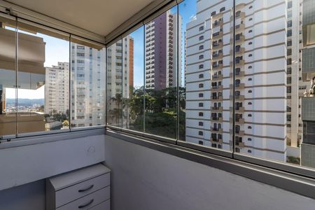 Apartamento à venda com 200m², 4 quartos e 4 vagasVaranda da Suíte 1