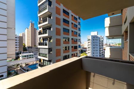 Apartamento à venda com 200m², 4 quartos e 4 vagasVaranda das Suítes 2 e 3