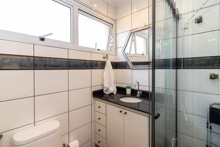 Apartamento à venda com 200m², 4 quartos e 4 vagasBanheiro da Suíte 2
