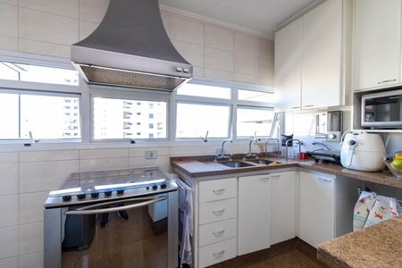 Apartamento à venda com 200m², 4 quartos e 4 vagasCozinha