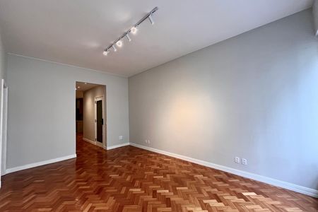 Apartamento à venda com 122m², 3 quartos e 1 vaga Apartamento à venda com 122m², 3 quartos e 1 vagaSala