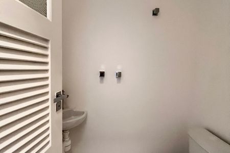 Apartamento à venda com 122m², 3 quartos e 1 vaga Apartamento à venda com 122m², 3 quartos e 1 vagaBanheiro de serviço