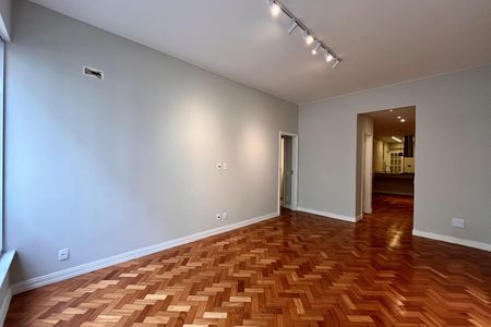Apartamento à venda com 122m², 3 quartos e 1 vaga Apartamento à venda com 122m², 3 quartos e 1 vagaSala
