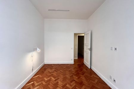 Apartamento à venda com 122m², 3 quartos e 1 vaga Apartamento à venda com 122m², 3 quartos e 1 vagaQuarto 2
