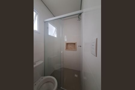 Banheiro de apartamento para alugar com 1 quarto, 34m² em Vila Ester (zona Norte), São Paulo
