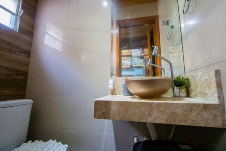 Apartamento à venda com 84m², 2 quartos e 1 vaga Apartamento à venda com 84m², 2 quartos e 1 vagaBanheiro de serviço