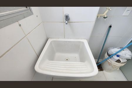 Apartamento para alugar com 60m², 2 quartos e 1 vaga Apartamento para alugar com 60m², 2 quartos e 1 vagaCozinha e Área de Serviço