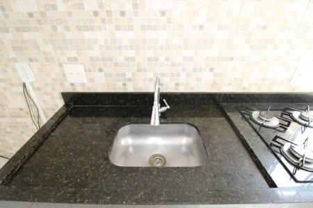 Cozinha de apartamento para alugar com 2 quartos, 43m² em Núcleo Lageado, São Paulo