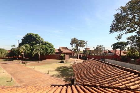 Casa de condomínio para alugar com 2000m², 3 quartos e 1 vaga Casa de condomínio para alugar com 2000m², 3 quartos e 1 vagaSacada