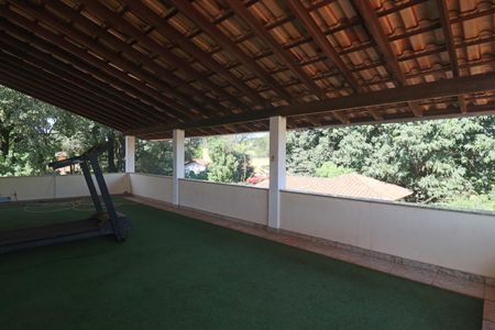 Casa de condomínio para alugar com 2000m², 3 quartos e 1 vaga Casa de condomínio para alugar com 2000m², 3 quartos e 1 vagaSacada