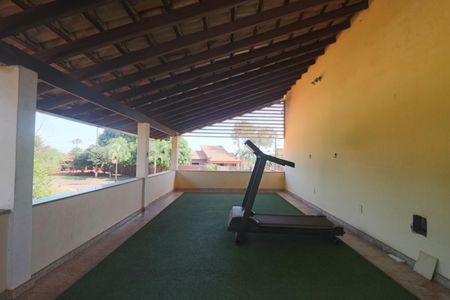 Casa de condomínio para alugar com 2000m², 3 quartos e 1 vaga Casa de condomínio para alugar com 2000m², 3 quartos e 1 vagaSacada