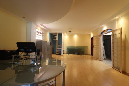 Casa de condomínio para alugar com 2000m², 3 quartos e 1 vaga Casa de condomínio para alugar com 2000m², 3 quartos e 1 vagaEscritório