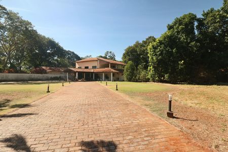 Casa de condomínio para alugar com 2000m², 3 quartos e 1 vaga Casa de condomínio para alugar com 2000m², 3 quartos e 1 vagaGaragem