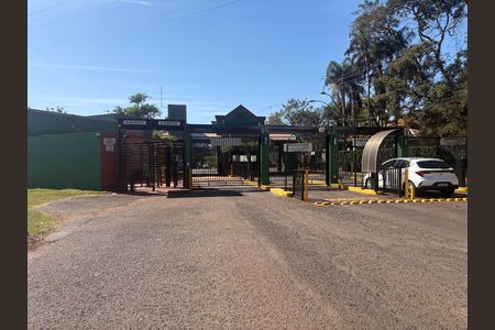 Casa de condomínio para alugar com 2000m², 3 quartos e 1 vaga Casa de condomínio para alugar com 2000m², 3 quartos e 1 vagaFachada condomínio