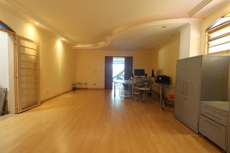 Casa de condomínio para alugar com 2000m², 3 quartos e 1 vaga Casa de condomínio para alugar com 2000m², 3 quartos e 1 vagaEscritório