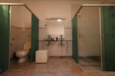 Casa de condomínio para alugar com 2000m², 3 quartos e 1 vaga Casa de condomínio para alugar com 2000m², 3 quartos e 1 vagaBanheiro da Suíte 2
