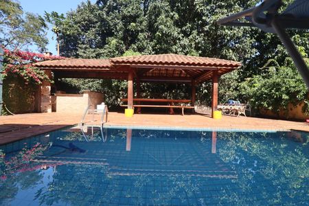 Casa de condomínio para alugar com 2000m², 3 quartos e 1 vaga