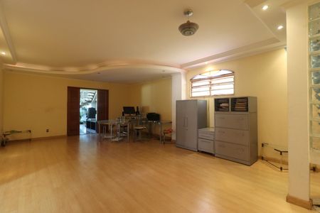 Casa de condomínio para alugar com 2000m², 3 quartos e 1 vaga Casa de condomínio para alugar com 2000m², 3 quartos e 1 vagaEscritório