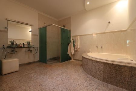 Casa de condomínio para alugar com 2000m², 3 quartos e 1 vaga Casa de condomínio para alugar com 2000m², 3 quartos e 1 vagaBanheiro da Suíte 2