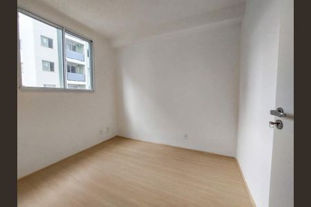 Quarto 1 de apartamento para alugar com 2 quartos, 34m² em Jardim São Luís, São Paulo