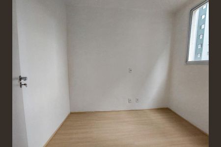 Quarto 2 de apartamento para alugar com 2 quartos, 34m² em Jardim São Luís, São Paulo