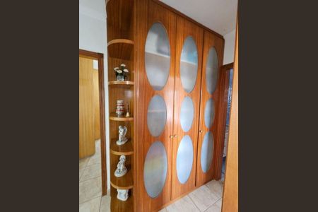 Casa à venda com 341m², 3 quartos e 4 vagas