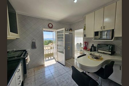 Casa à venda com 341m², 3 quartos e 4 vagas