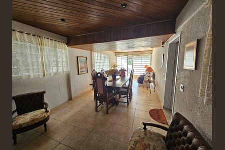 Casa à venda com 3 quartos, 341m² em Parque Monte Alegre, Taboão da Serra