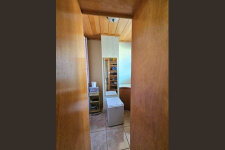 Casa à venda com 341m², 3 quartos e 4 vagas