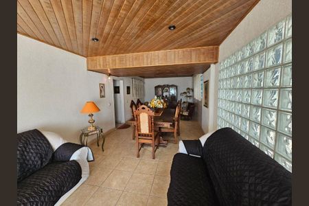 Casa à venda com 341m², 3 quartos e 4 vagas