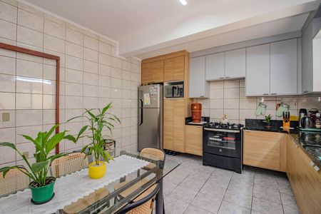 Casa de condomínio à venda com 190m², 3 quartos e 2 vagas Casa de condomínio à venda com 190m², 3 quartos e 2 vagasCozinha