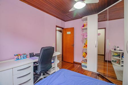 Casa de condomínio à venda com 190m², 3 quartos e 2 vagas Casa de condomínio à venda com 190m², 3 quartos e 2 vagasQuarto 2