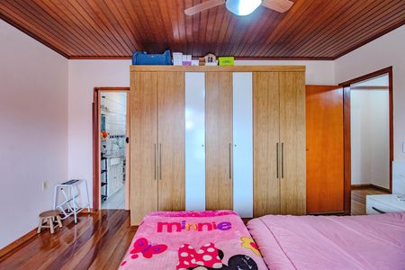 Casa de condomínio à venda com 190m², 3 quartos e 2 vagas Casa de condomínio à venda com 190m², 3 quartos e 2 vagasSuíte