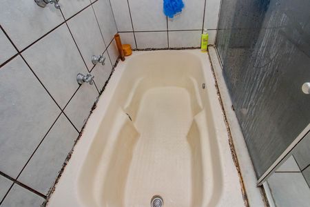 Casa de condomínio à venda com 190m², 3 quartos e 2 vagas Casa de condomínio à venda com 190m², 3 quartos e 2 vagasBanheiro da Suíte