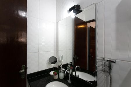Casa de condomínio à venda com 131m², 3 quartos e 2 vagas Casa de condomínio à venda com 131m², 3 quartos e 2 vagasBanheiro da Suíte 2