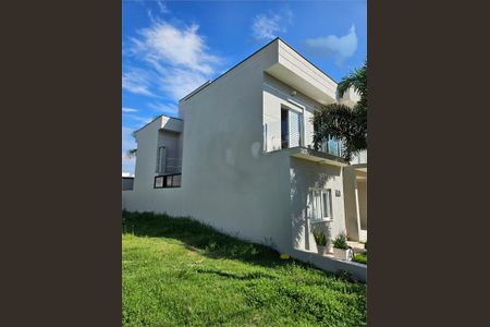 Casa à venda com 225m², 3 quartos e 2 vagas