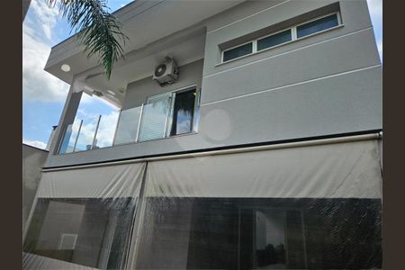 Casa à venda com 225m², 3 quartos e 2 vagas