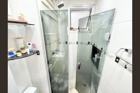 Apartamento à venda com 47m², 2 quartos e 1 vaga Apartamento à venda com 47m², 2 quartos e 1 vagaBanheiro