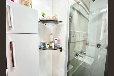 Apartamento à venda com 47m², 2 quartos e 1 vaga Apartamento à venda com 47m², 2 quartos e 1 vagaBanheiro
