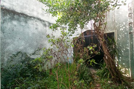 Casa à venda com 200m², 3 quartos e 4 vagas Casa à venda com 200m², 3 quartos e 4 vagasJardim de Inverno