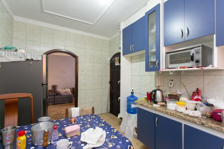 Casa à venda com 200m², 3 quartos e 4 vagas Casa à venda com 200m², 3 quartos e 4 vagasCozinha