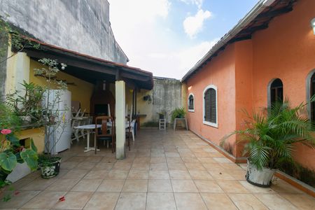 Casa à venda com 200m², 3 quartos e 4 vagas Casa à venda com 200m², 3 quartos e 4 vagasÁrea Externa - Churrasqueira
