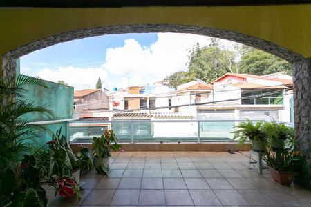 Casa à venda com 200m², 3 quartos e 4 vagas Casa à venda com 200m², 3 quartos e 4 vagasVaranda