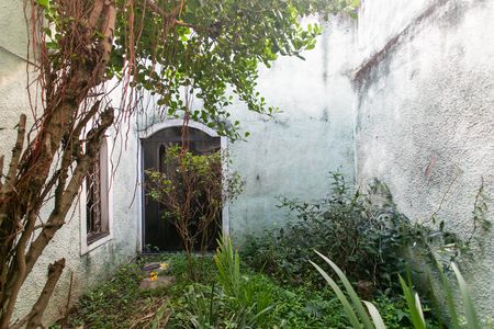 Casa à venda com 200m², 3 quartos e 4 vagas Casa à venda com 200m², 3 quartos e 4 vagasJardim de Inverno